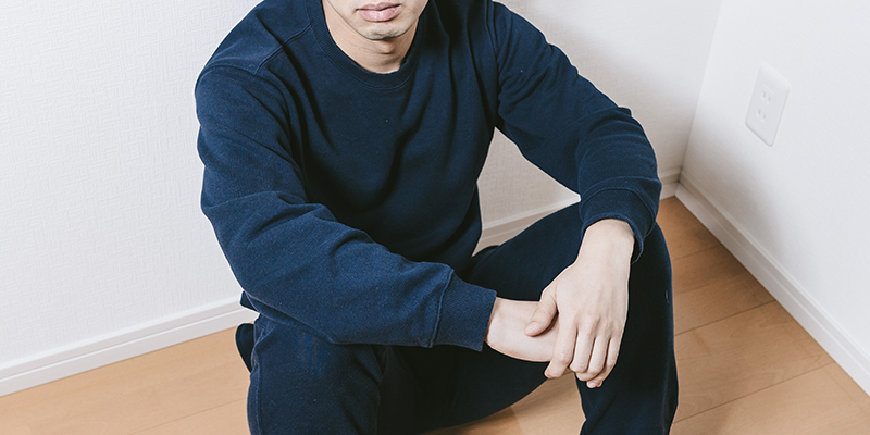 反省している男性