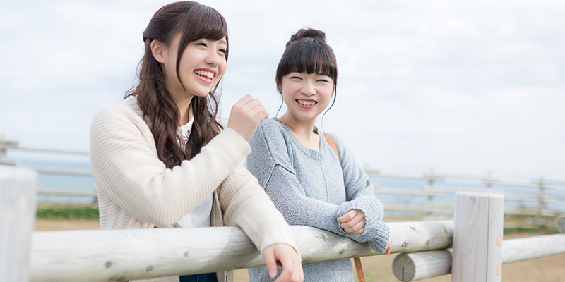 二人で楽しむ女性